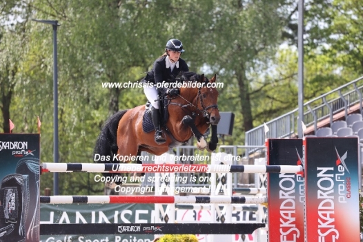 Preview tayla howell mit gk claude IMG_0185.jpg